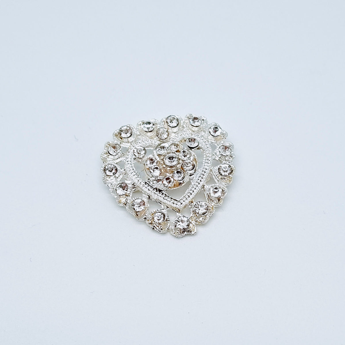 Heart shaped brooch with crystals – Free postage in Australia