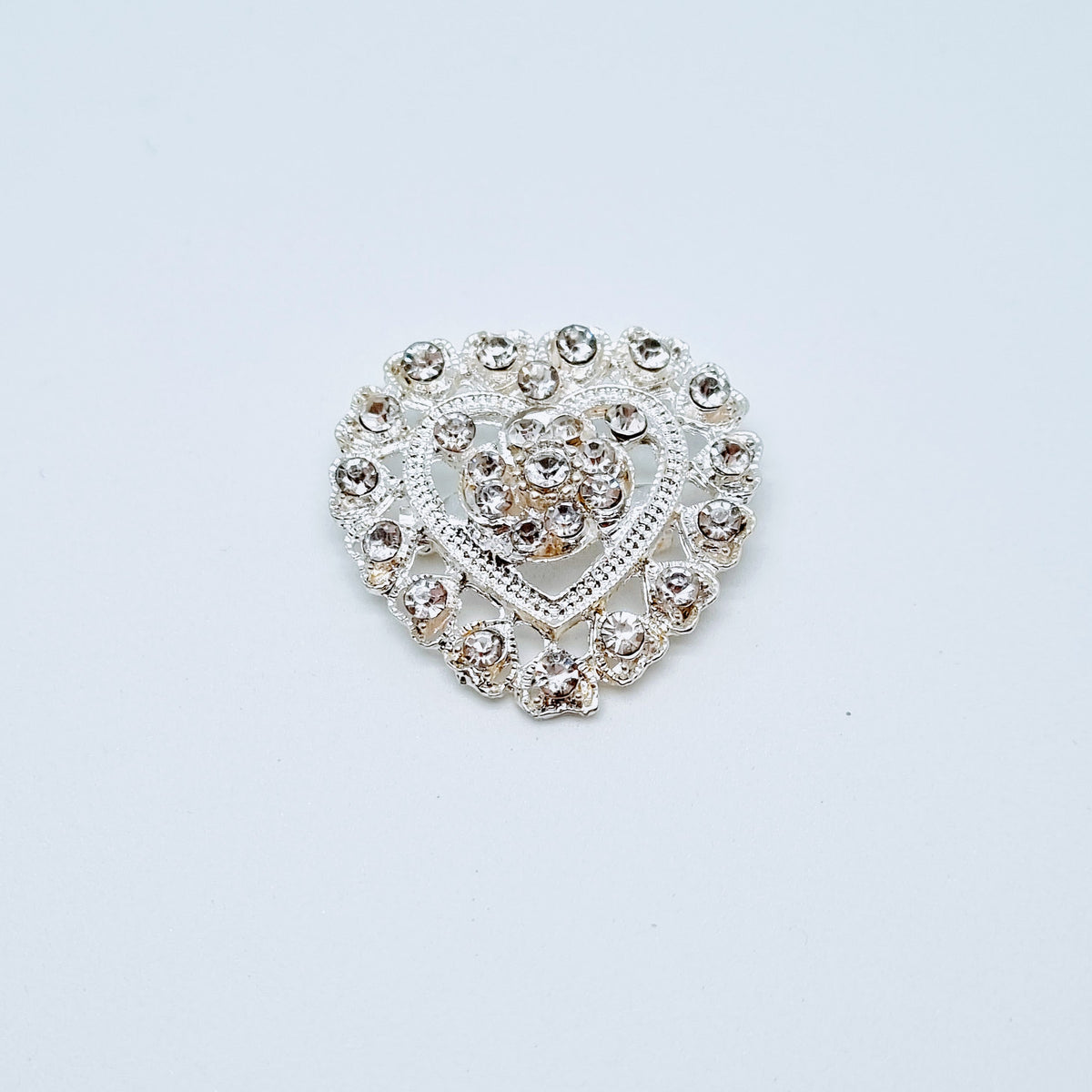 Heart shaped brooch with crystals – Free postage in Australia