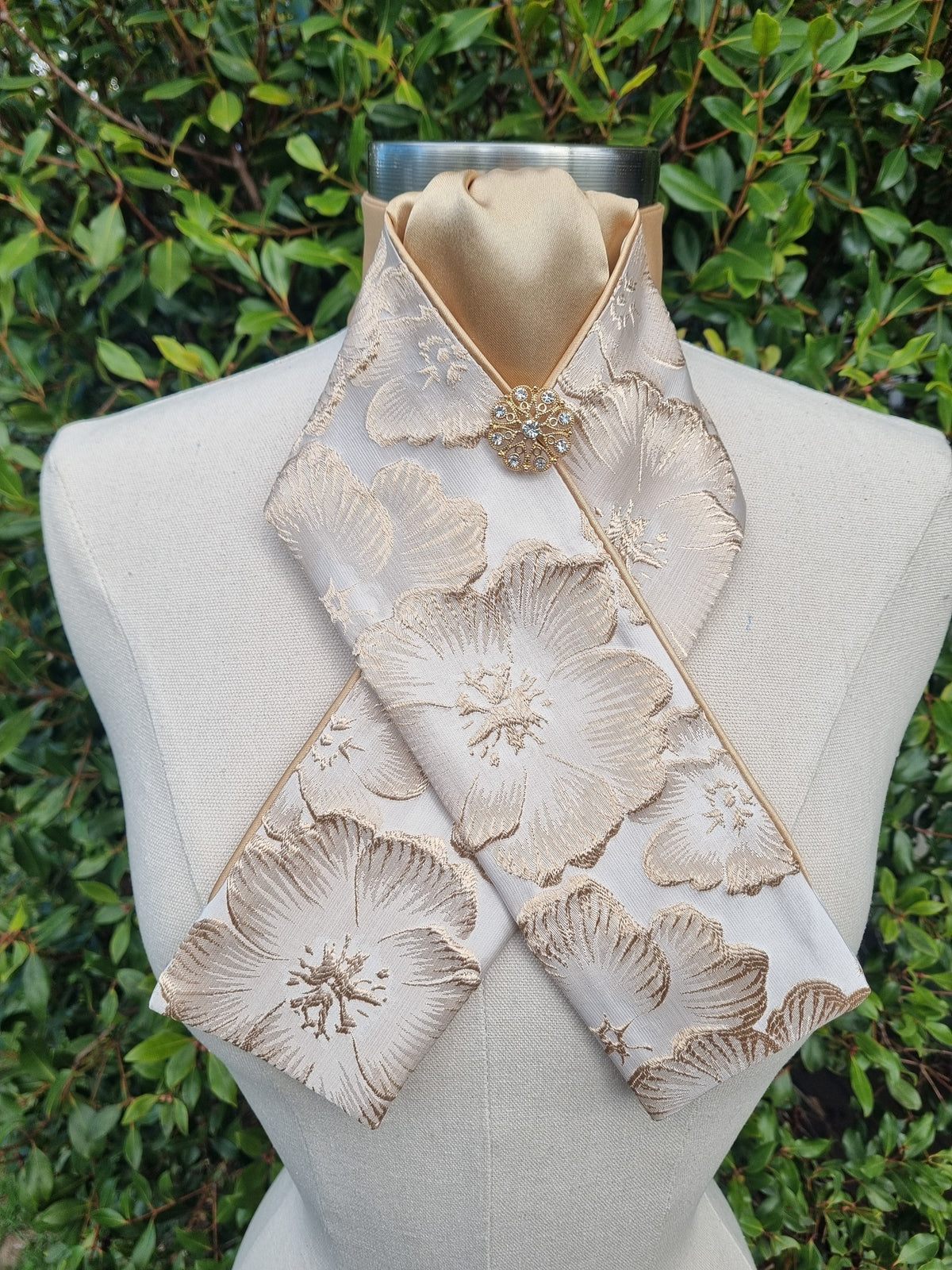 ERA Designer Collection Pre-tied Stock Tie - Hibiscus Gold