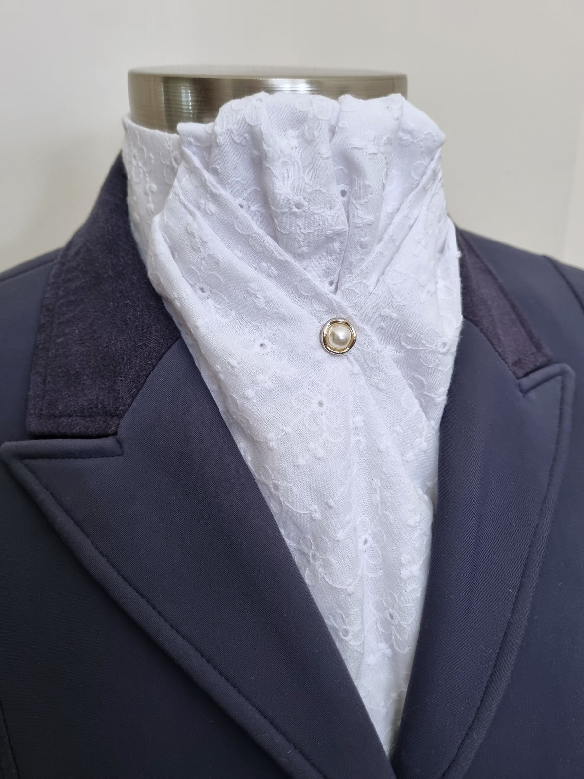 ERA DEB Broderie Anglais Stock Tie - Limited Special Edition - White embroidered cotton with pearl stud pin