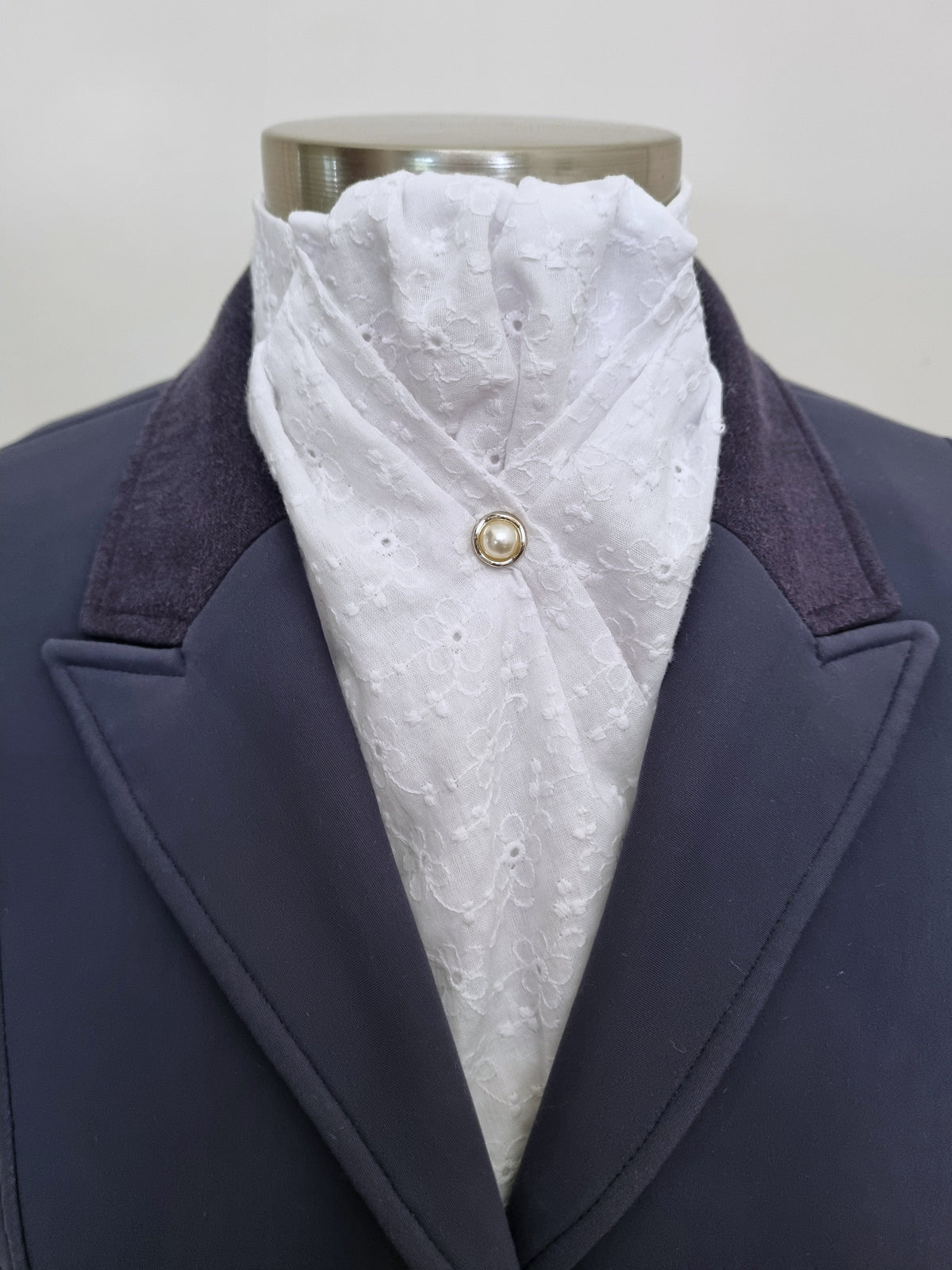 ERA DEB Broderie Anglais Stock Tie - Limited Special Edition - White embroidered cotton with pearl stud pin