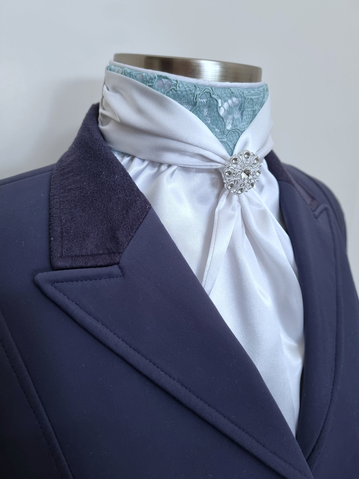 ERA Elle Stock Tie - Soft Ties with Mint Lace detail and Brooch
