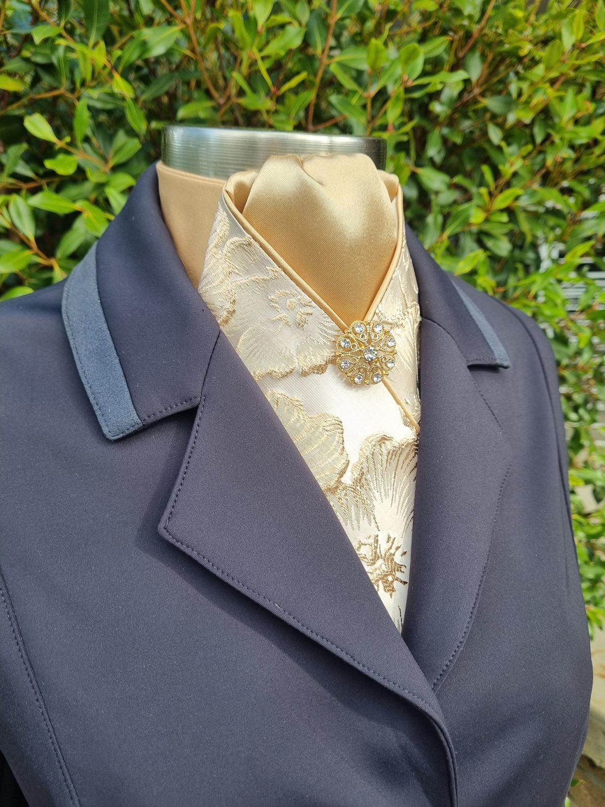 ERA Designer Collection Pre-tied Stock Tie - Hibiscus Gold