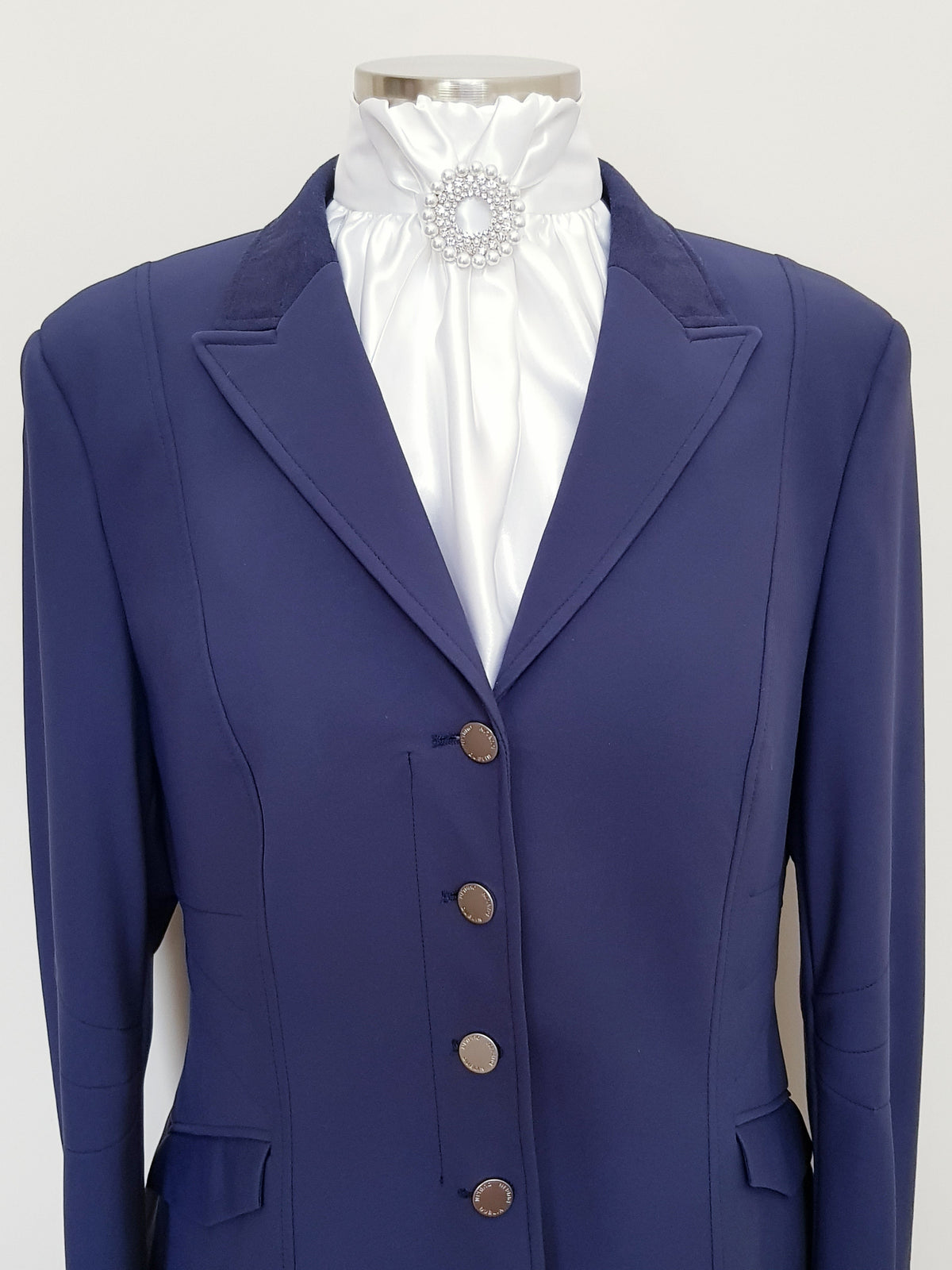 ERA EURO CHEVAL LUSTRE STOCK TIE - White lustre satin with Diore pearl brooch in silver