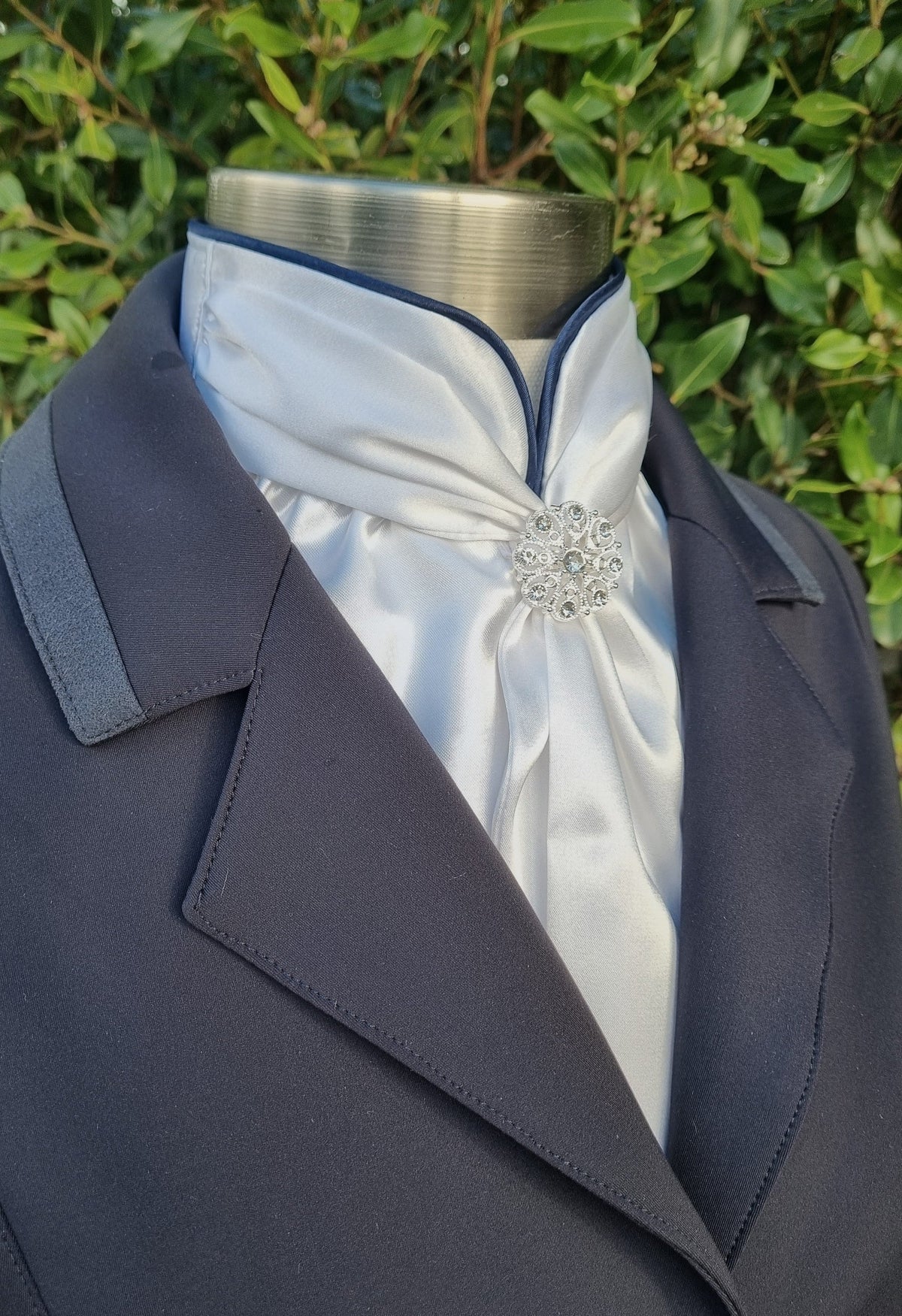ERA Euro Elle Split Collar Stock Tie - Soft Ties with navy piping, Swarovski elements and Brooch
